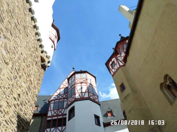 1559c626d5ec28d7c7970439e2e4b828.md.jpg